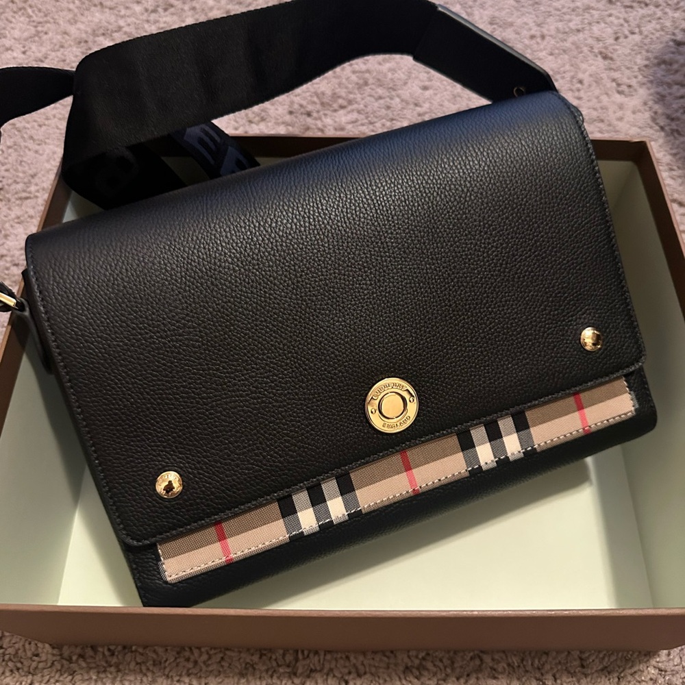 Burberry Black and Beige Leather Handbag